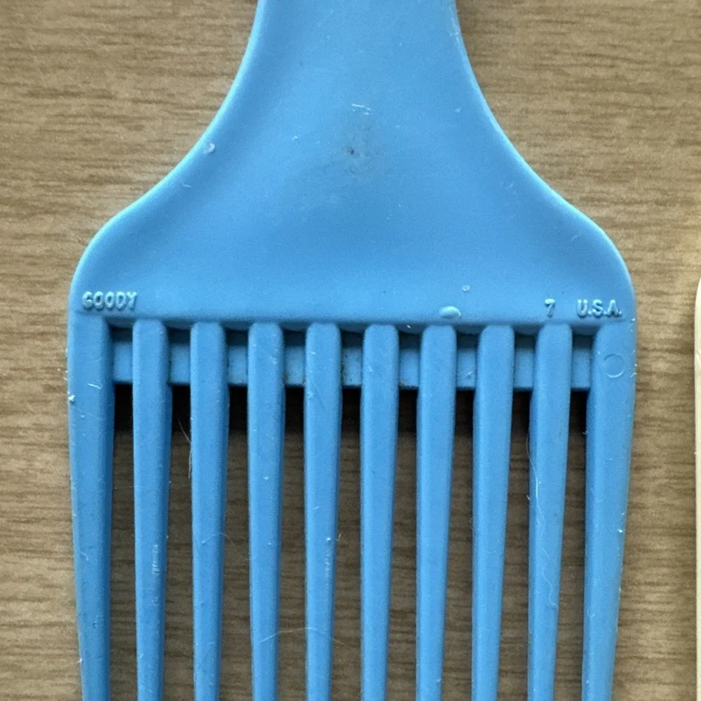 Vtg Goody Hair Pick Combs Wide Tooth Lifts Afro Purse Picks USA MCM Blue Cream
